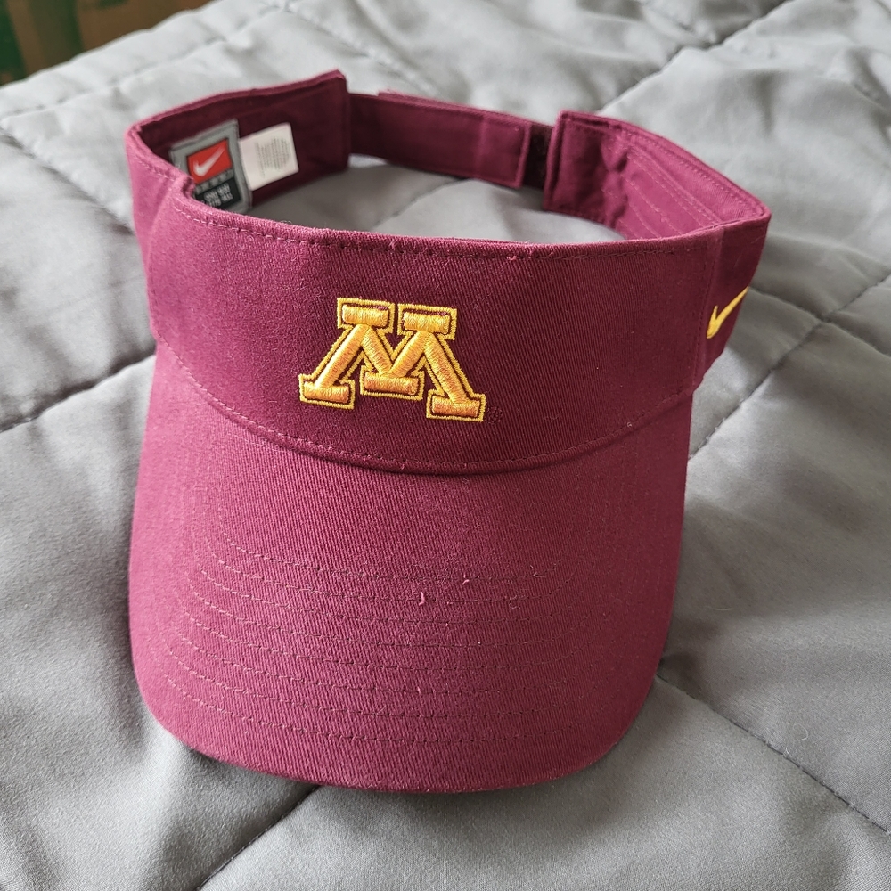 Nike University of Minnesota Visor